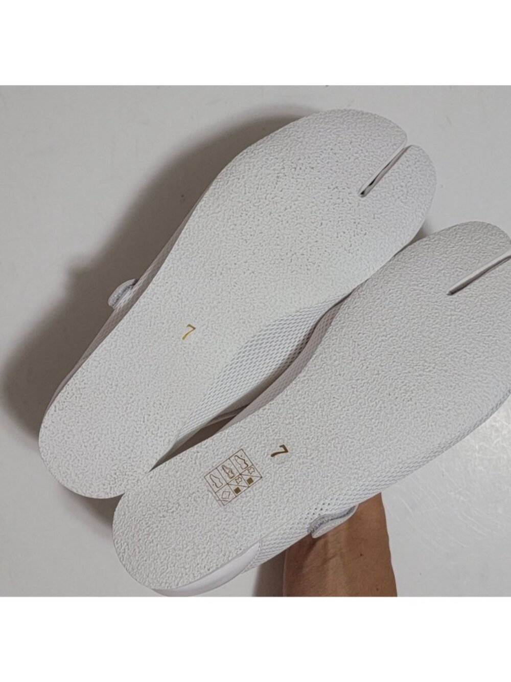 NEW Anthropologie Jeffrey Campbell Thalion Split Toe Mary Jane White Womens 7 - Picture 5 of 9
